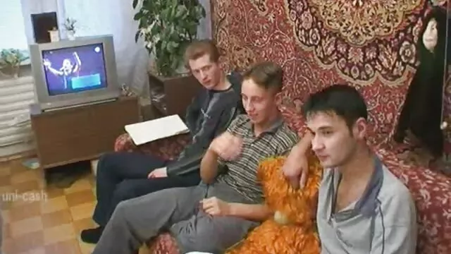 Hot porno ingen registrering  Samlere voldtog en pige svenske sexfilm på grund af gæld