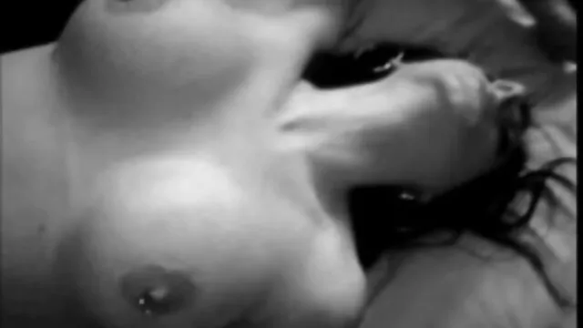 Hot porno ingen registrering  En pige med tre hamster porno film mænd i en bande