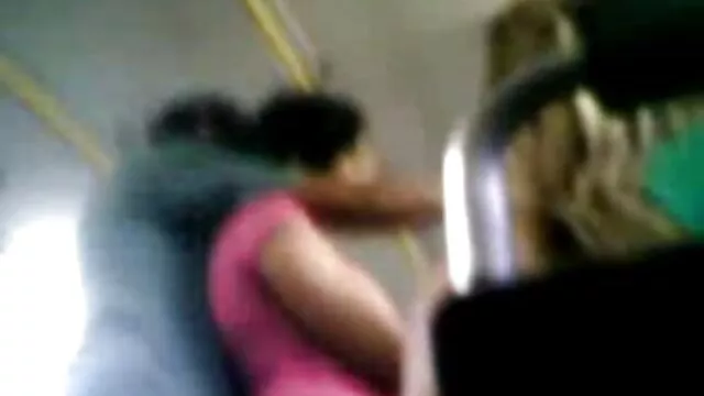 Hot porno ingen registrering  Klemme gratis pornoklip hendes store bryster, mens hendes fingre er på bussen