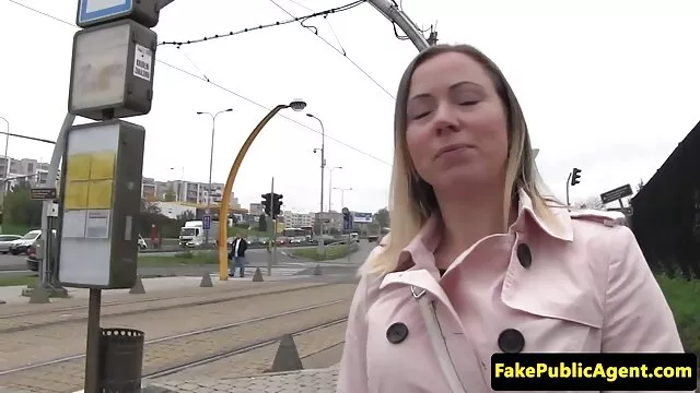 Hot porno ingen registrering  Russisk studerende spiser pik og får pornofilm mom sperm sluges