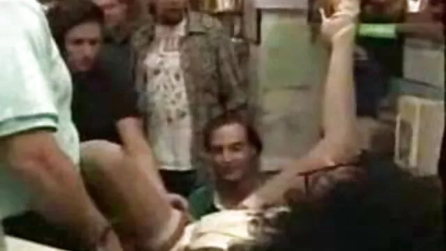 Hot porno ingen registrering  Katie porno på landet spiser pik og bliver fuck for penge